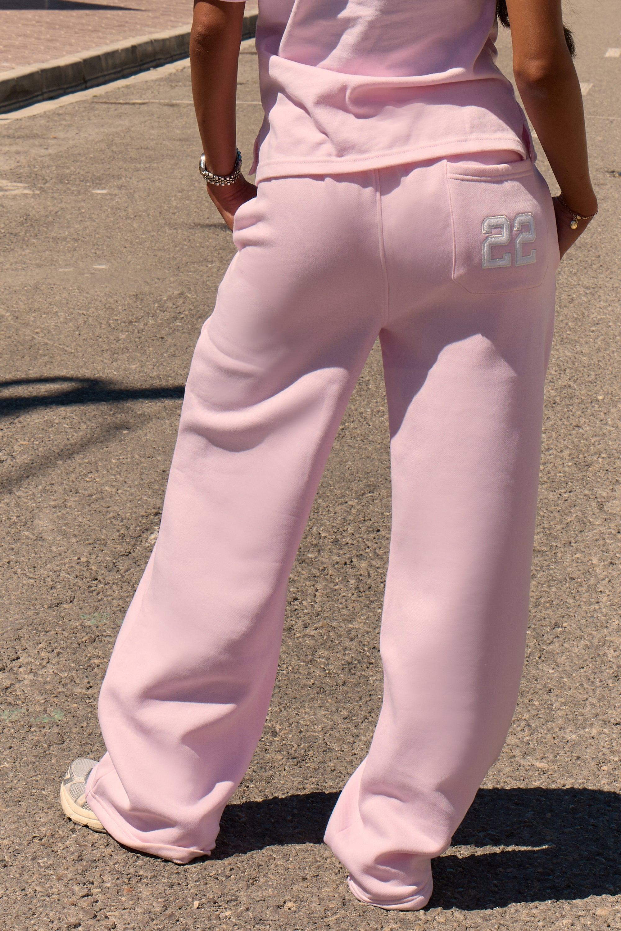 Kaiia 22 Graphic Wide Leg Joggers Soft Pink