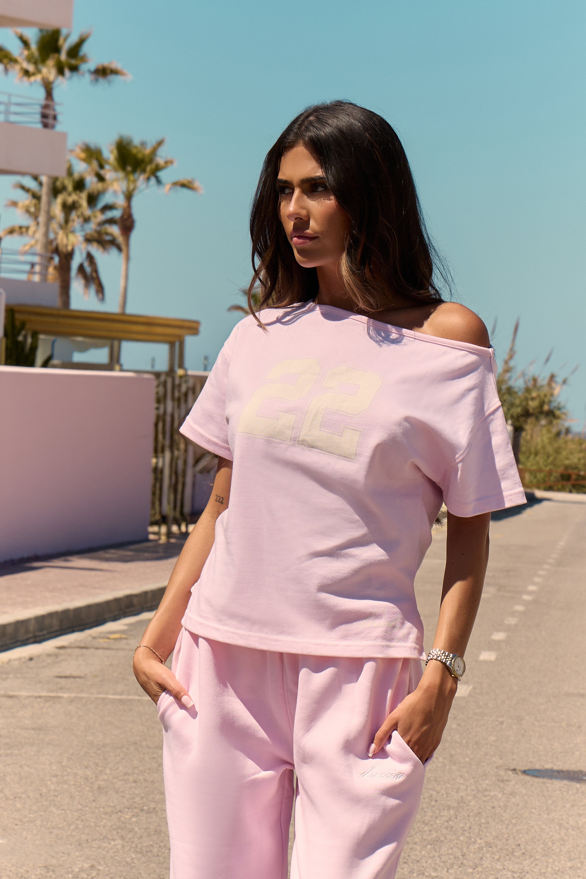 Kaiia 22 Graphic Off the Shoulder T-shirt Soft Pink